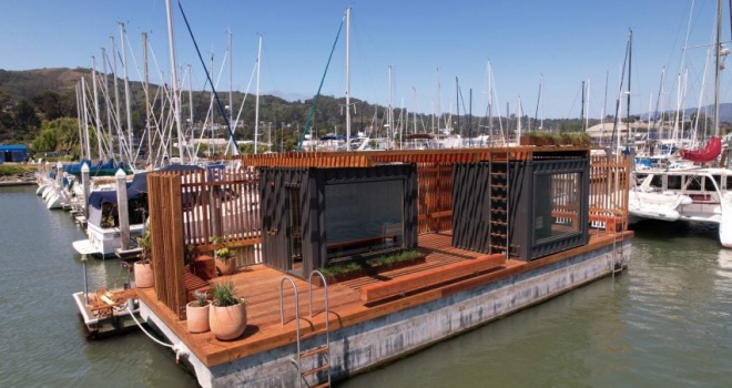 Phòng xông hơi nổi làm từ container vận chuyển được lắp đặt tại California